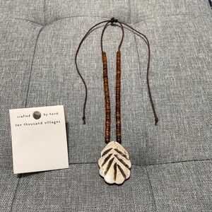 Wood Bead pendant necklace‎